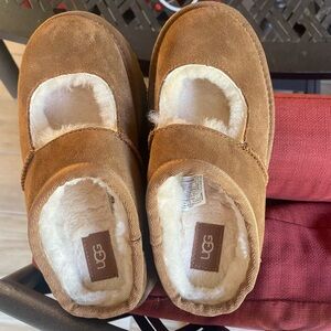 UGG Kids Tan Slippers with Plush Lining
